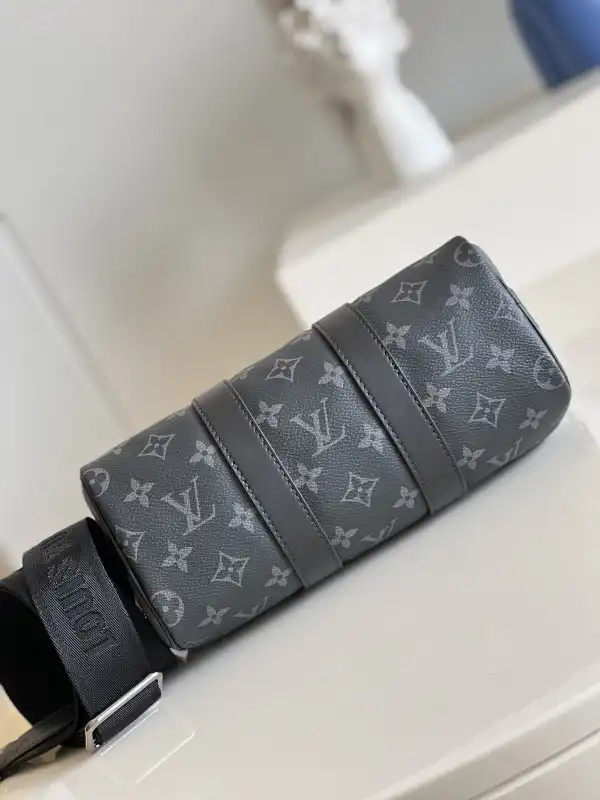 LOUIS VUITTON  Speedy P9 Bandoulière 25