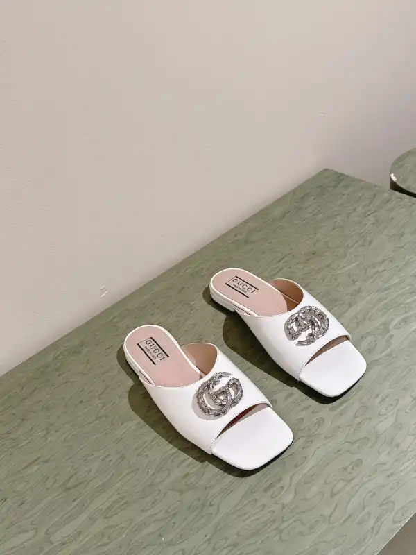 GUCCI SLIDE SANDALS