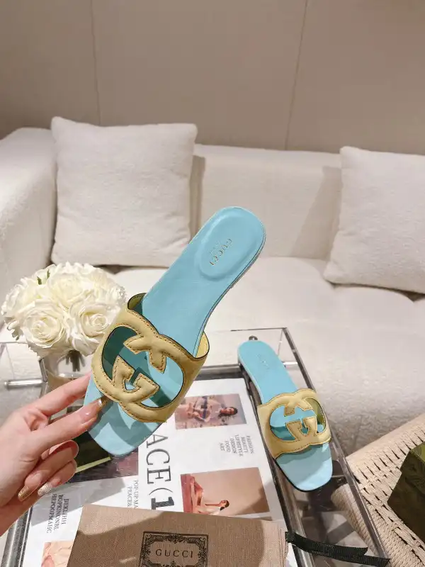 GUCCI SLIDE SANDALS