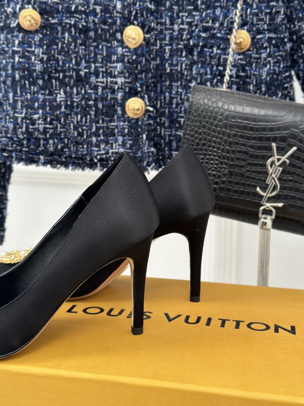 HOT SALE LOUIS VUITTON HEELS