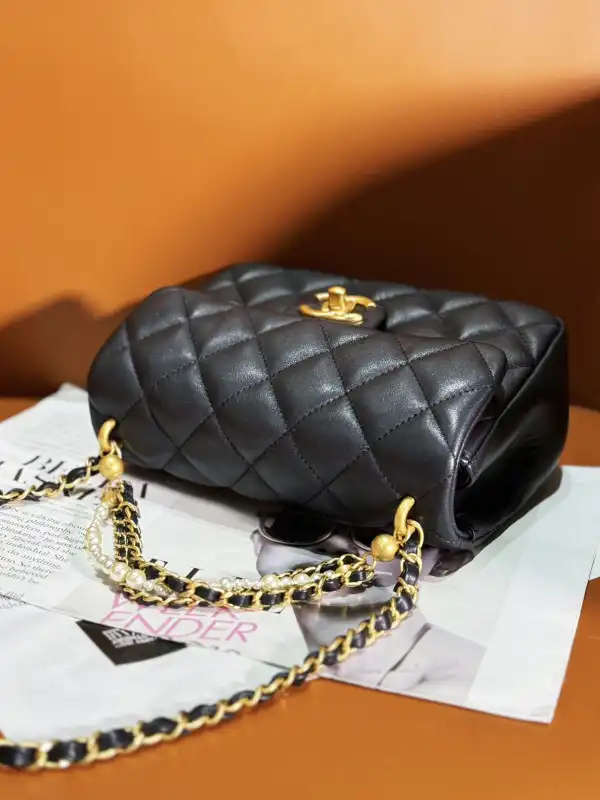 CHANEL FLAP BAG-14.5x19.5x7.5cm