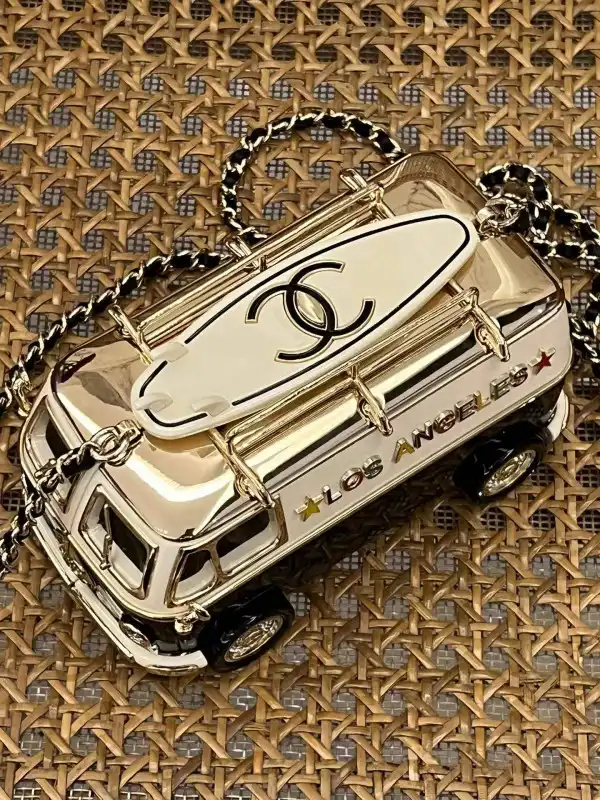 CHANEL MINI VAN MINAUDIERE