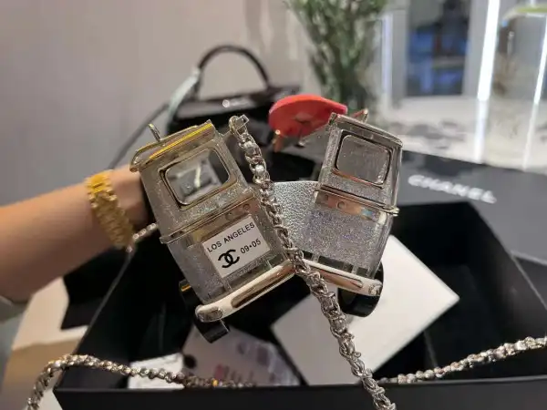 CHANEL MINI VAN MINAUDIERE