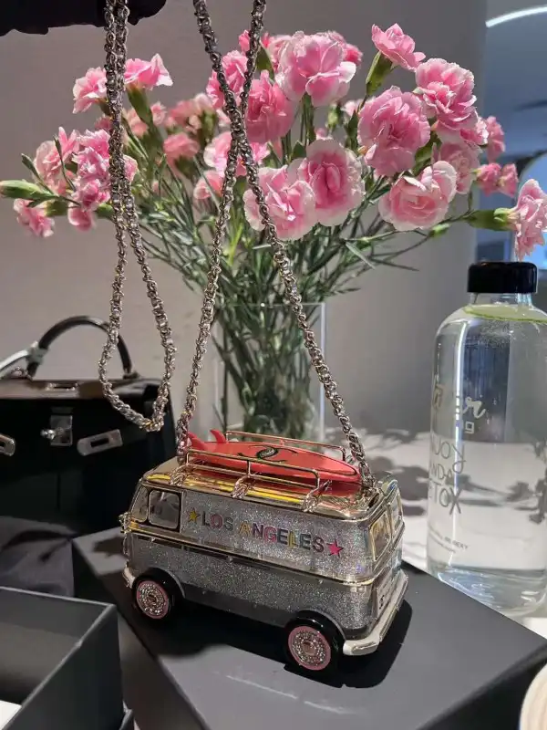 CHANEL MINI VAN MINAUDIERE