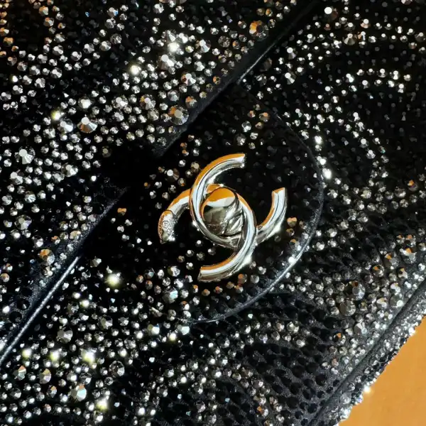 CHANEL FLAP BAG 20CM