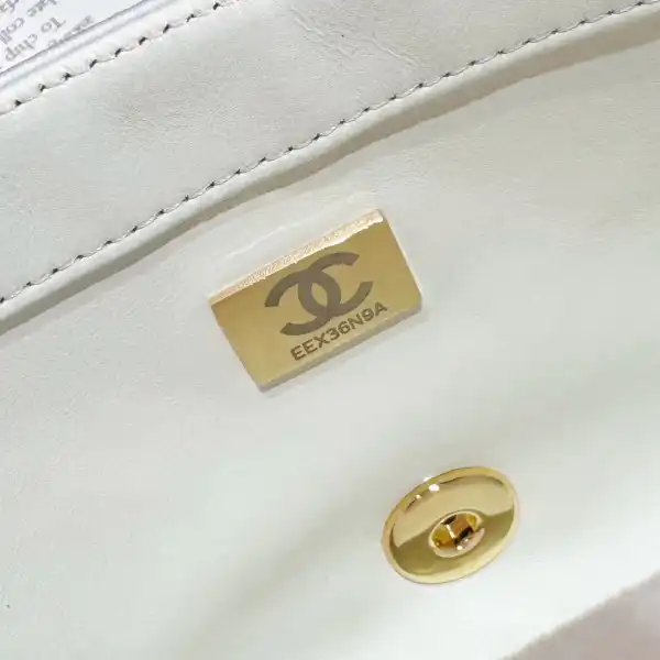 CHANEL FLAP BAG 20CM