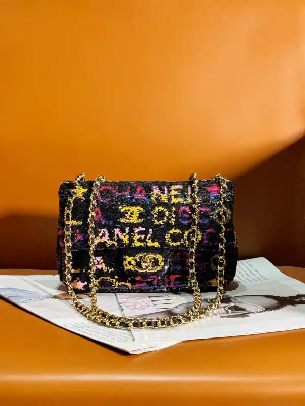 CHANEL FLAP BAG 20CM