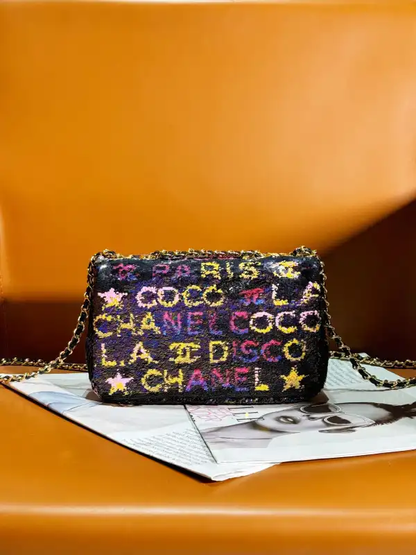 First bag ru CHANEL FLAP BAG 20CM