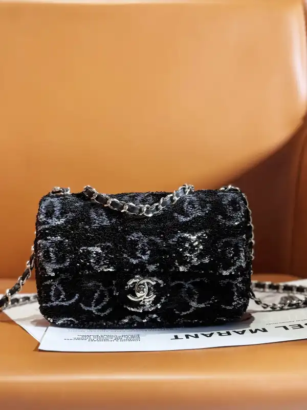 CHANEL FLAP BAG 20CM