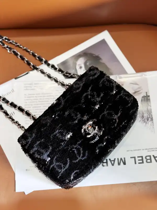 CHANEL FLAP BAG 20CM