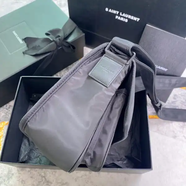 YSL NIKI MEDIUM