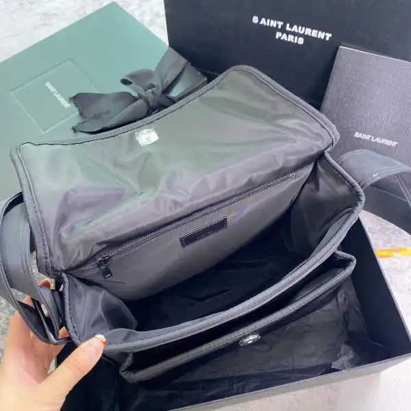 YSL NIKI MEDIUM