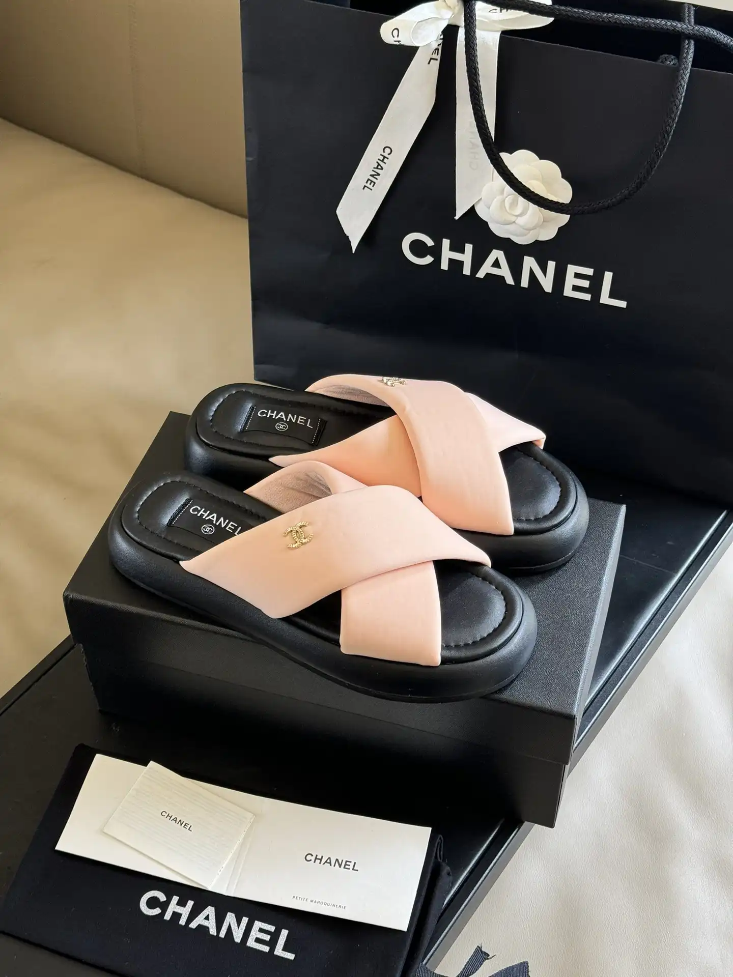 CHANEL SLIDES