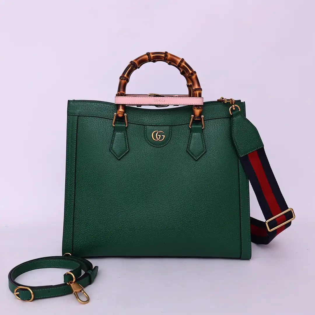 Frstbag ru Gucci Diana medium tote bag