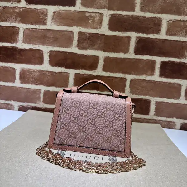 First Bag Ru GUCCI GG MATELASSÉ SMALL TOP HANDLE BAG