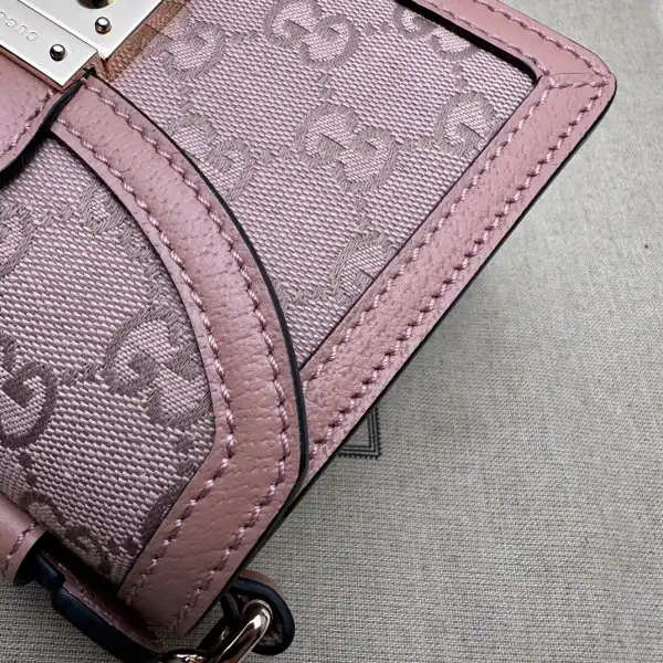 First Bag Ru GUCCI GG MATELASSÉ SMALL TOP HANDLE BAG