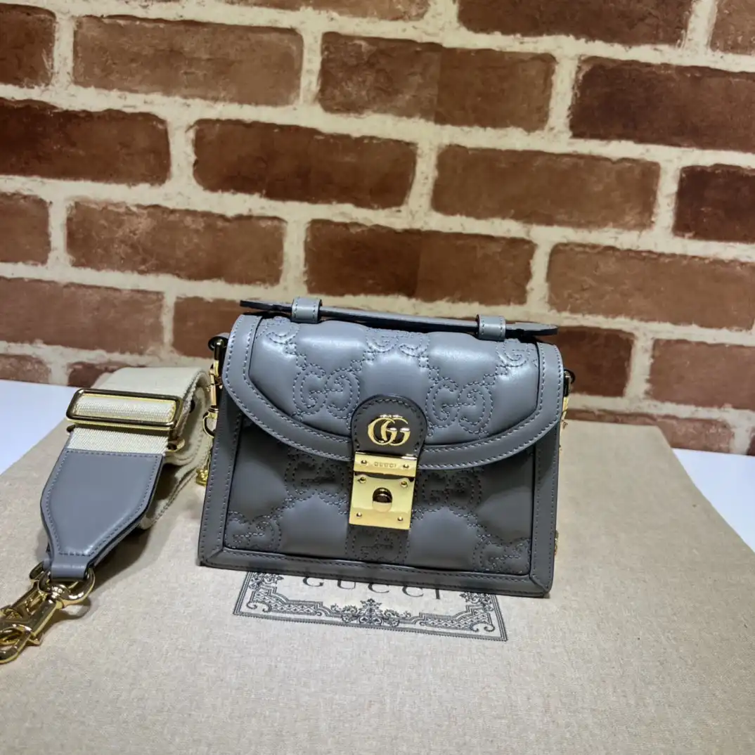 Frstbag ru GUCCI GG MATELASSÉ SMALL TOP HANDLE BAG