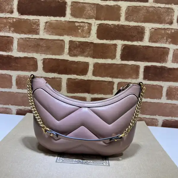 GUCCI GG Marmont half-moon-shaped small bag