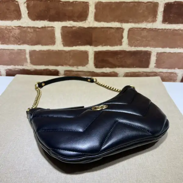 GUCCI GG Marmont half-moon-shaped small bag