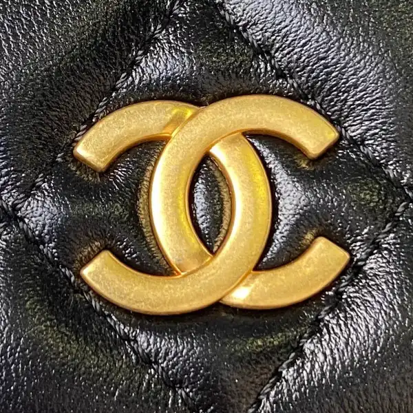 CHANEL HANDLE BAG