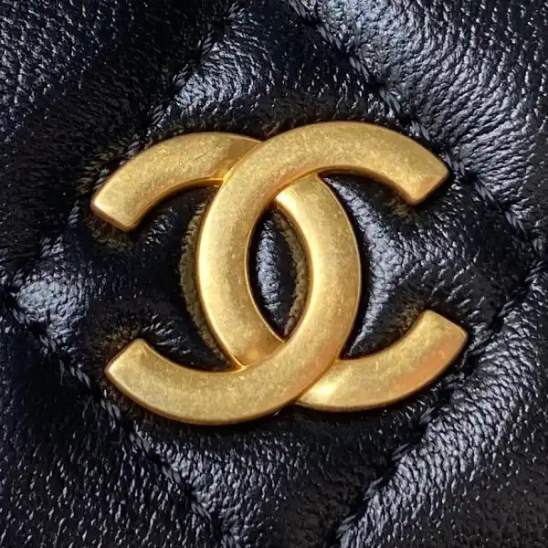 CHANEL HANDLE BAG