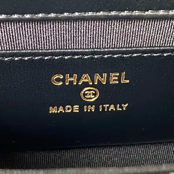 CHANEL HANDLE BAG