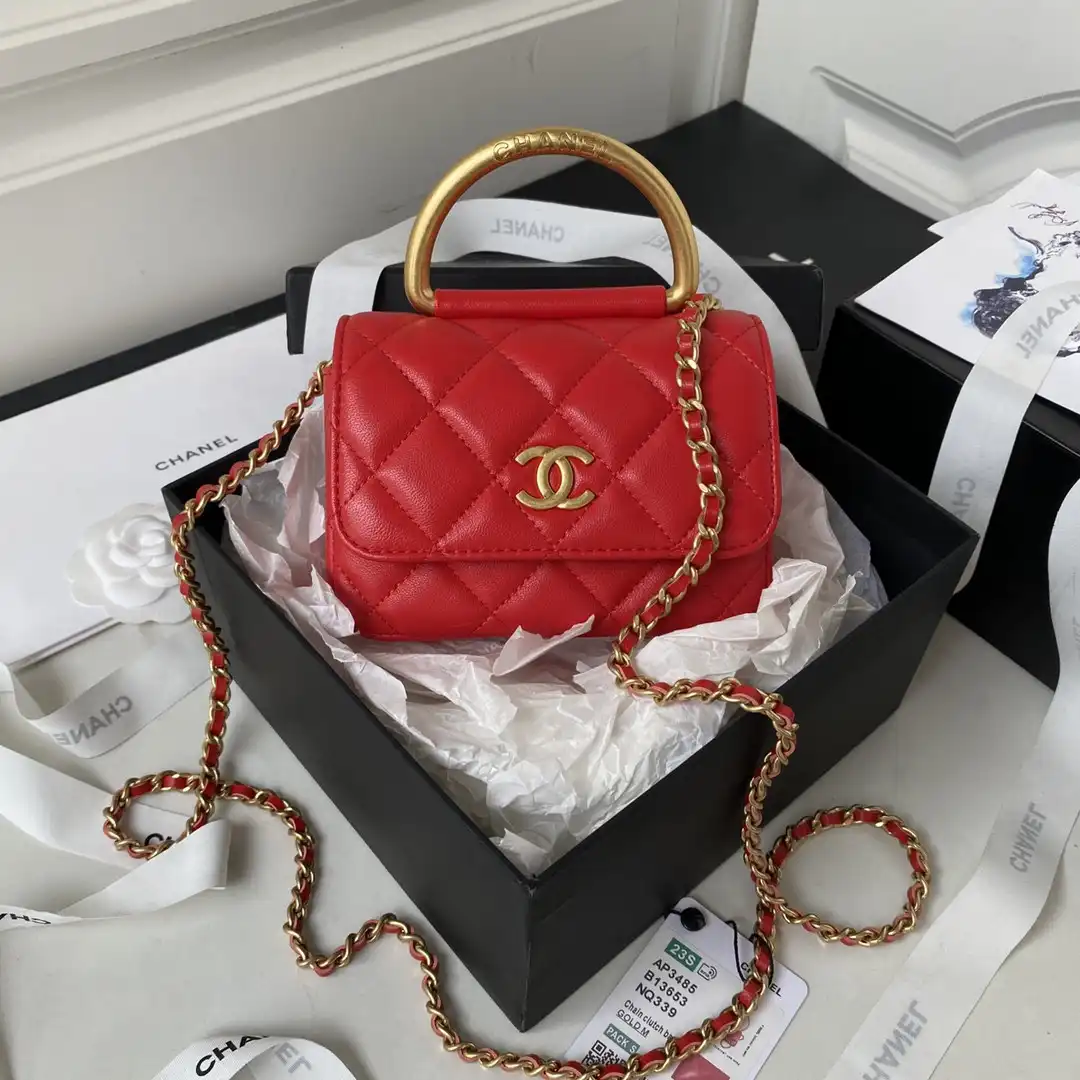 First bag ru CHANEL HANDLE BAG