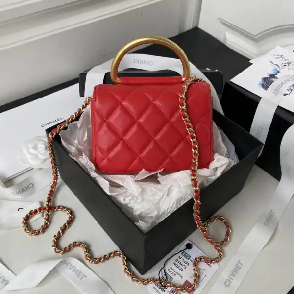 First bag ru CHANEL HANDLE BAG