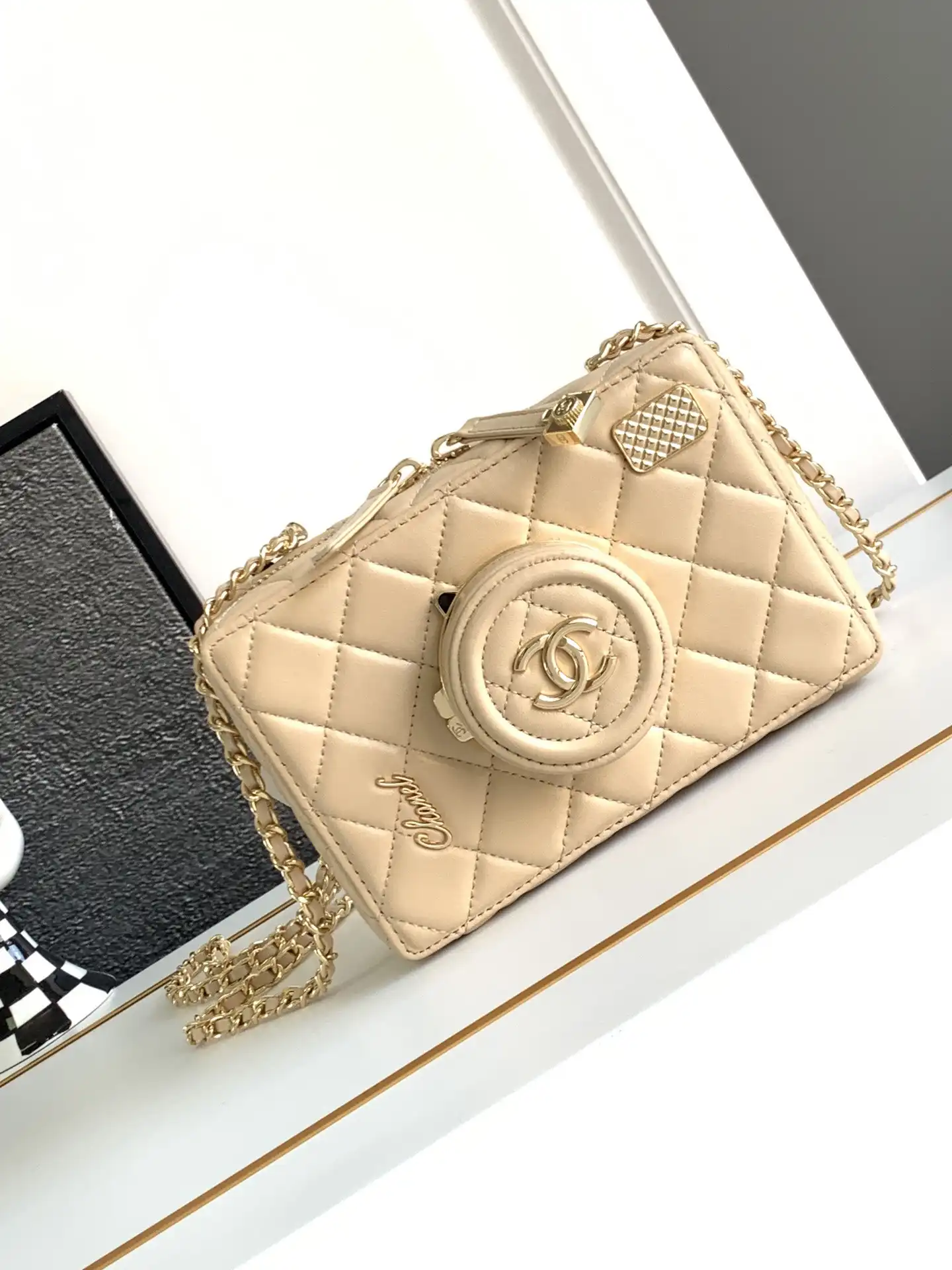 CHANEL Vintage Camera Bag-18CM