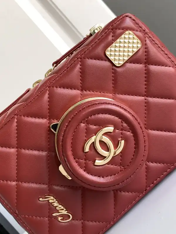 CHANEL Vintage Camera Bag-18CM