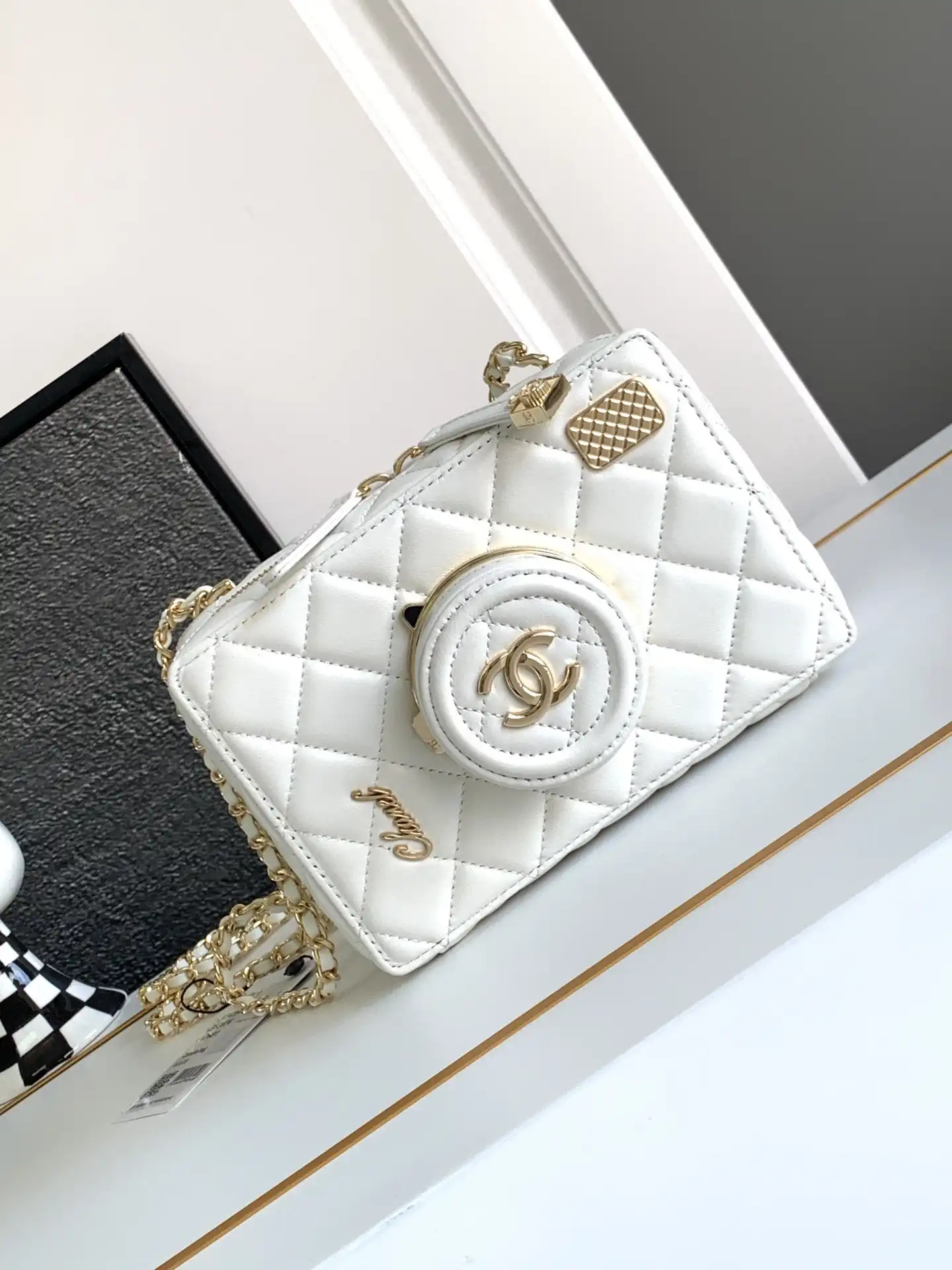 CHANEL Vintage Camera Bag-18CM