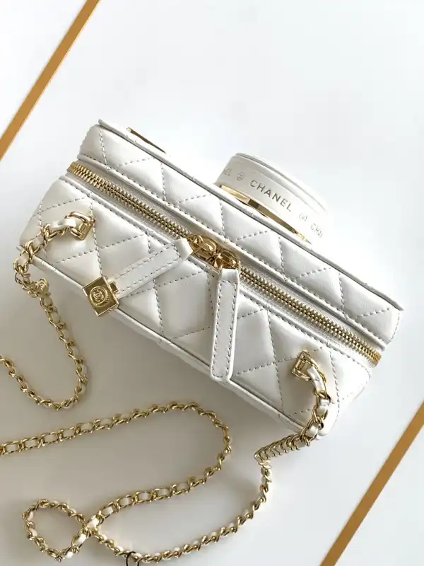 CHANEL Vintage Camera Bag-18CM