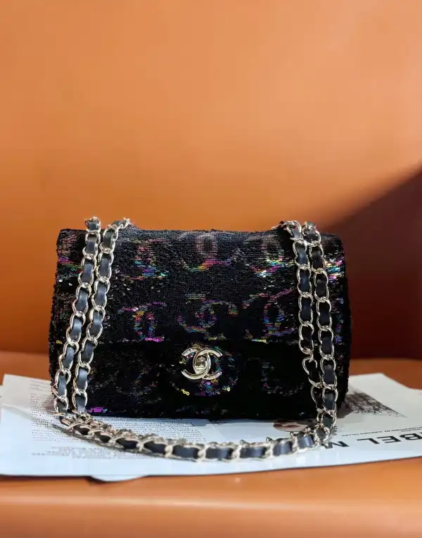 CHANEL FLAP BAG 20CM