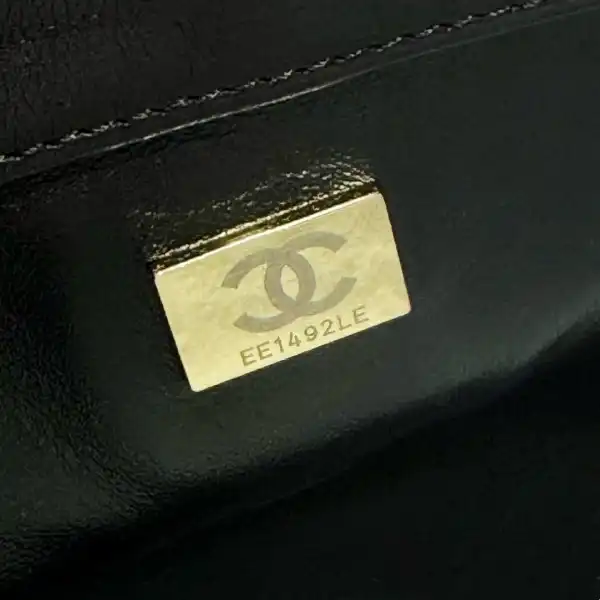 CHANEL FLAP BAG 20CM