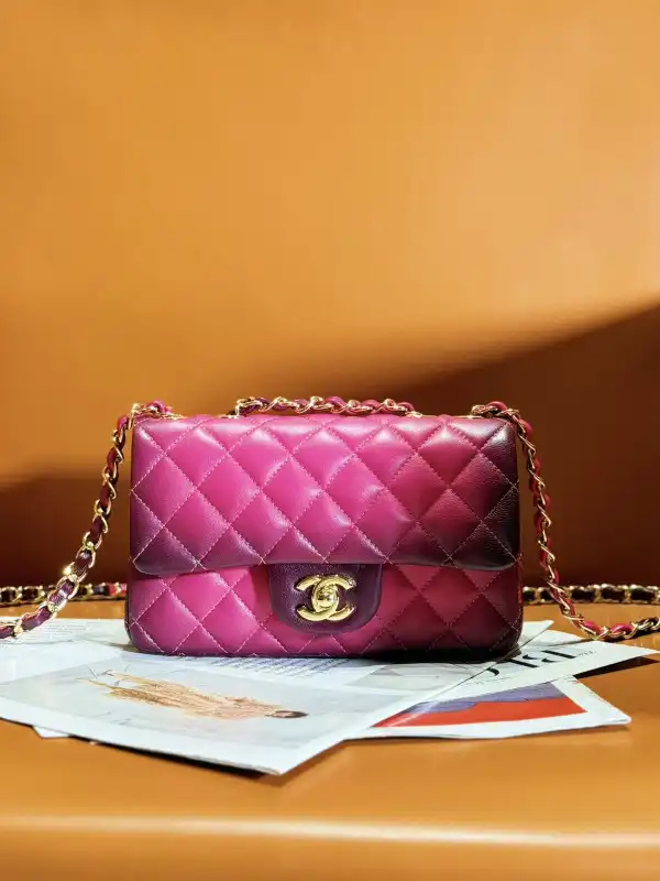 CHANEL FLAP BAG 20CM