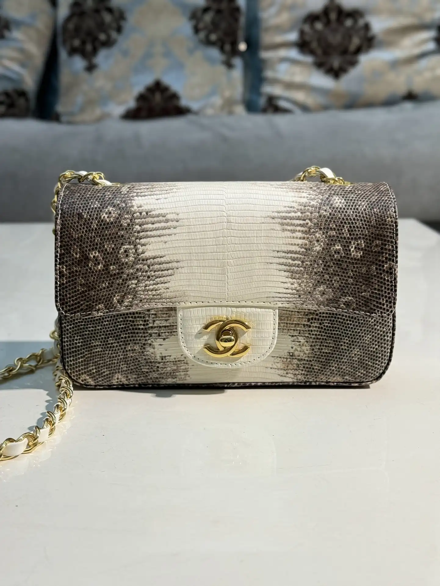 CHANEL FLAP BAG 20CM