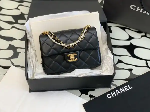 CHANEL FLAP BAG 20CM