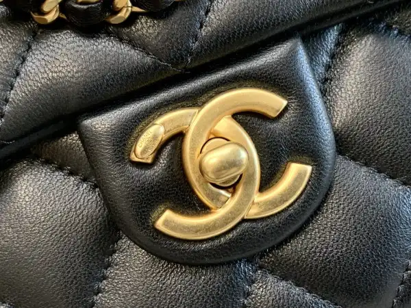 CHANEL FLAP BAG 20CM