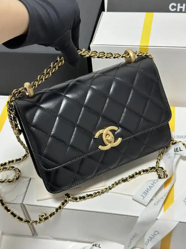 CHANEL FLAP BAG - 14.5*22*8cm