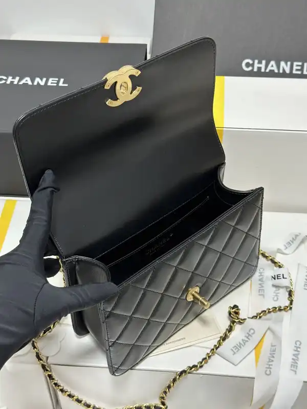 CHANEL FLAP BAG - 14.5*22*8cm