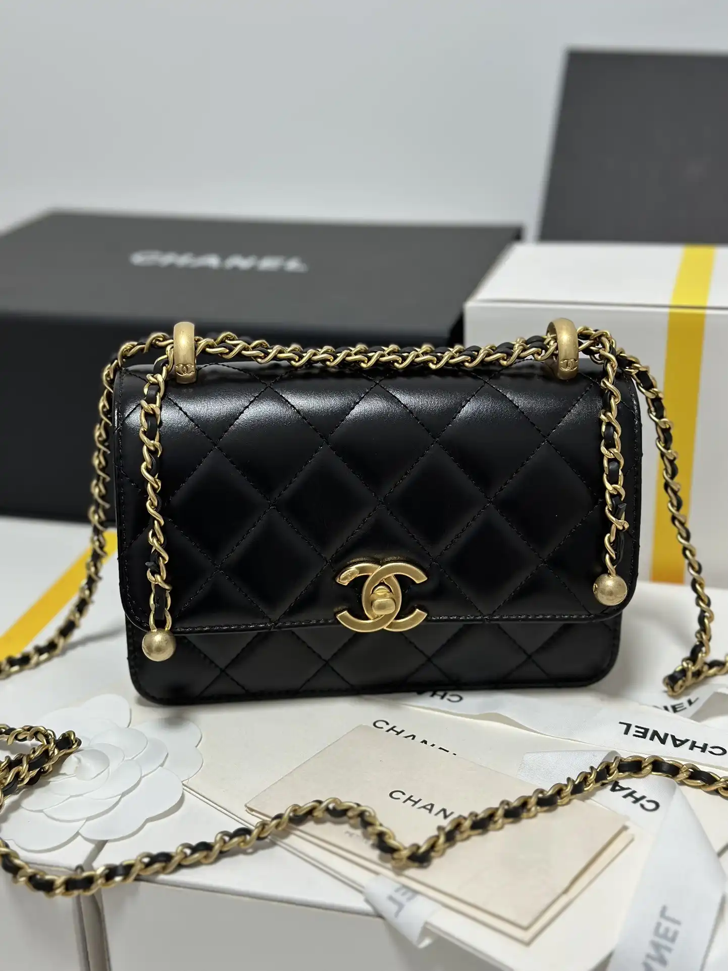 CHANEL FLAP BAG - 12×19×8cm