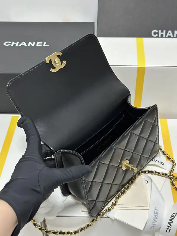 CHANEL FLAP BAG - 12×19×8cm