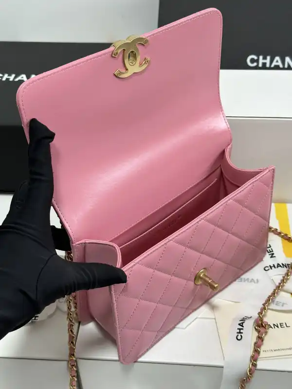 CHANEL FLAP BAG - 12×19×8cm