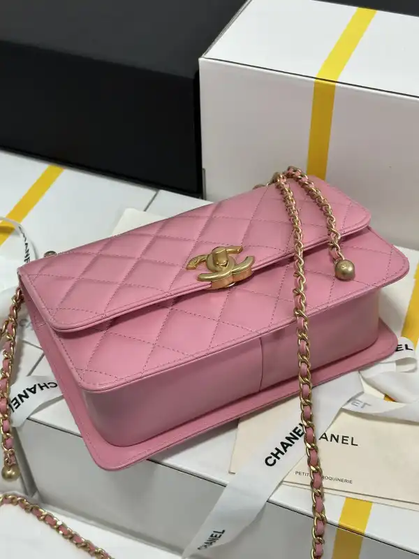 CHANEL FLAP BAG - 12×19×8cm