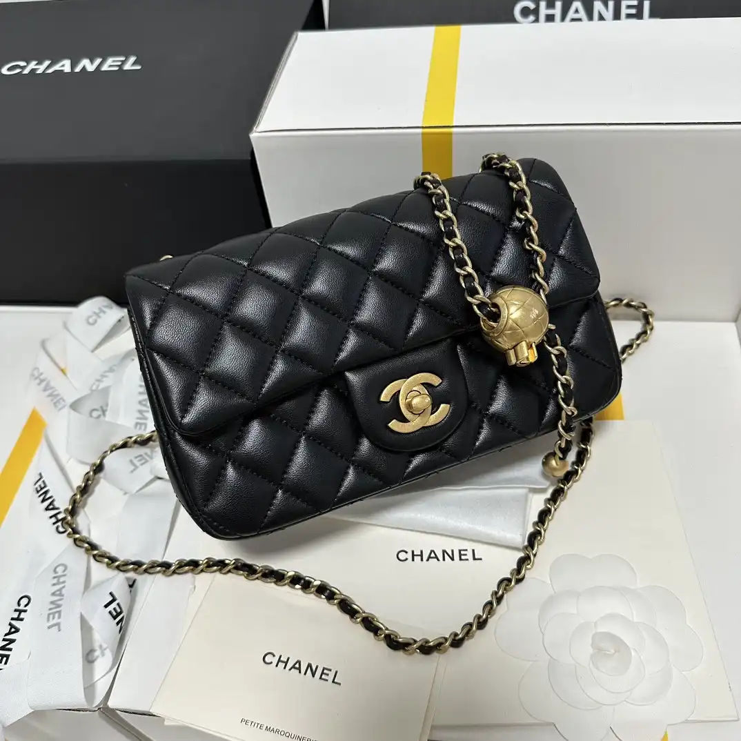 First bag ru CHANEL FLAP BAG -13X20X7CM