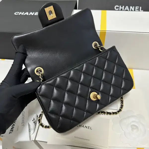 CHANEL FLAP BAG -13X20X7CM