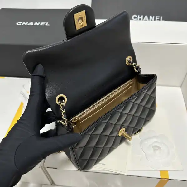 CHANEL FLAP BAG -13X20X7CM