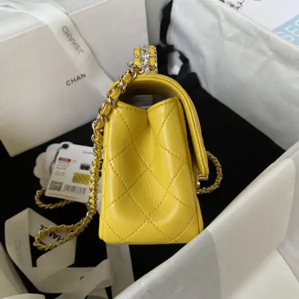 CHANEL FLAP BAG WITH TOP HANDLE-18CM