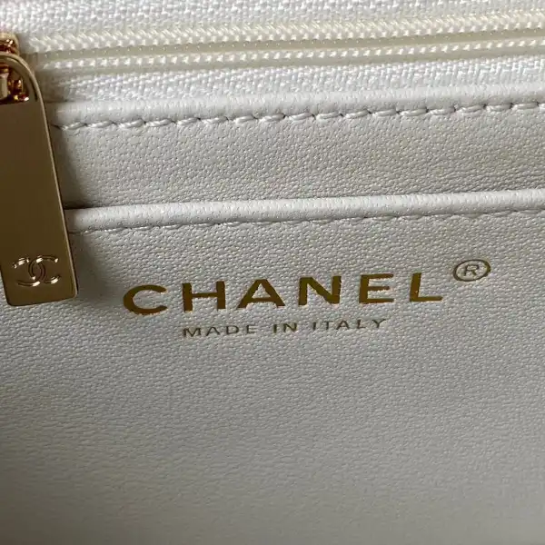 CHANEL FLAP BAG WITH TOP HANDLE-18CM