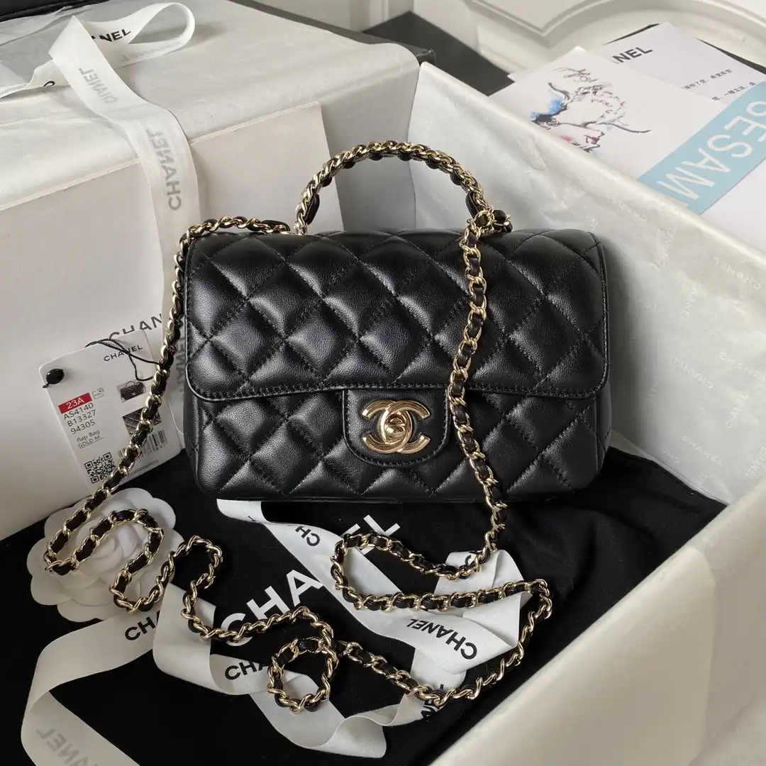 CHANEL FLAP BAG WITH TOP HANDLE-18CM